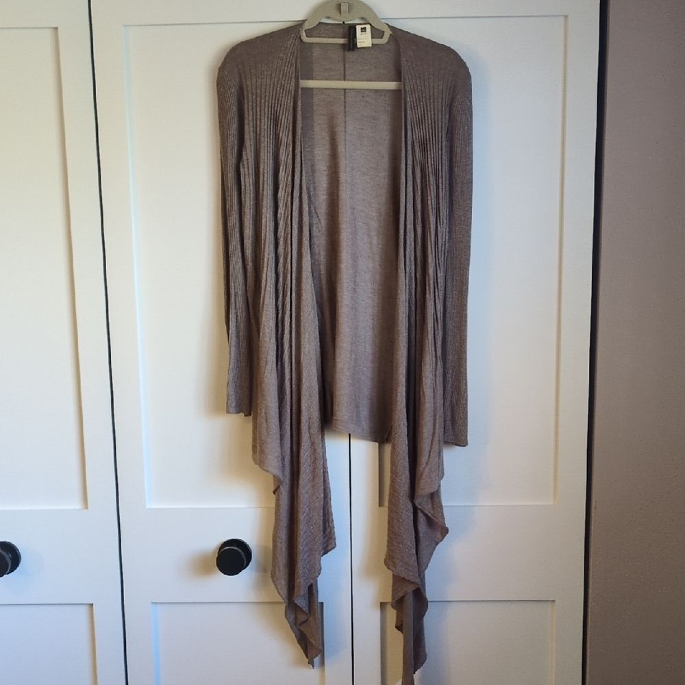 Mothers en Vogue Taupe Nursing Cardigan Size M Postpartum Layering Sweater